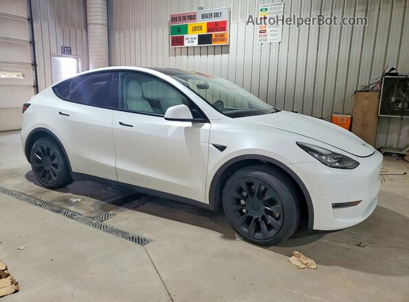 7SAYGDEE3NF354472 2022 TESLA MODEL White Передня права чверть