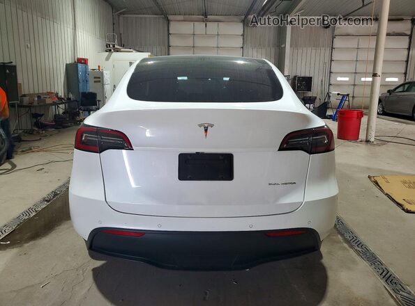 7SAYGDEE3NF354472 2022 TESLA MODEL White Вид ззаду