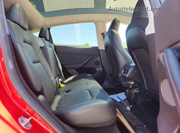 7SAYGDEE3PA064670 2023 TESLA MODEL Red Հետևի նստատեղերի տեսք