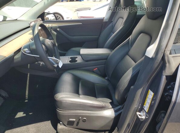 7SAYGDEE3PA158046 2023 TESLA MODEL Серый Вид салона спереди