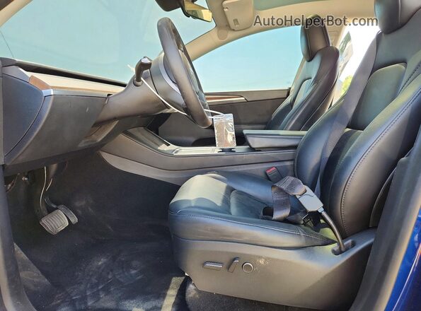 7SAYGDEE3RF068448 2024 TESLA MODEL Синий Вид салона спереди