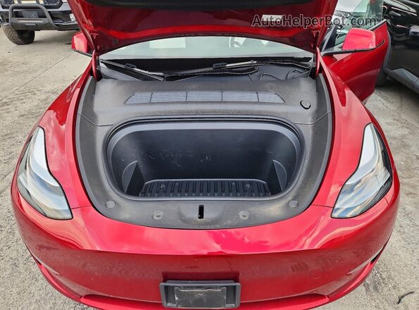 7SAYGDEE3SF257106 2025 TESLA MODEL Красный Вид задней части салона