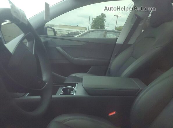 7SAYGDEE3TF446596 2026 TESLA MODEL Gray Vista interior delantera