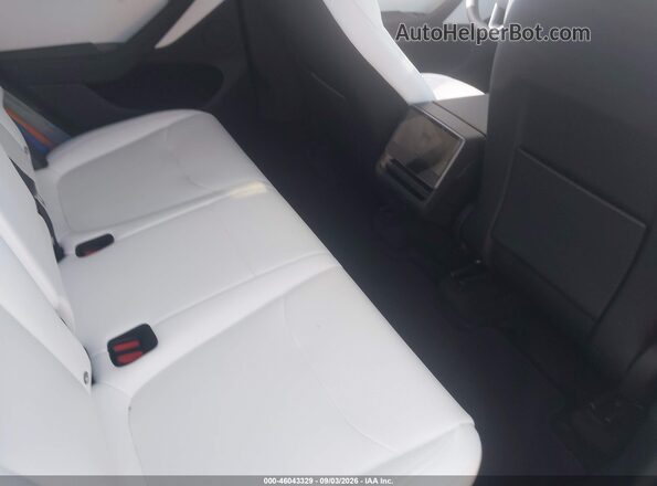 7SAYGDEE3TF568729 2026 TESLA MODEL Y White VIN sticker view