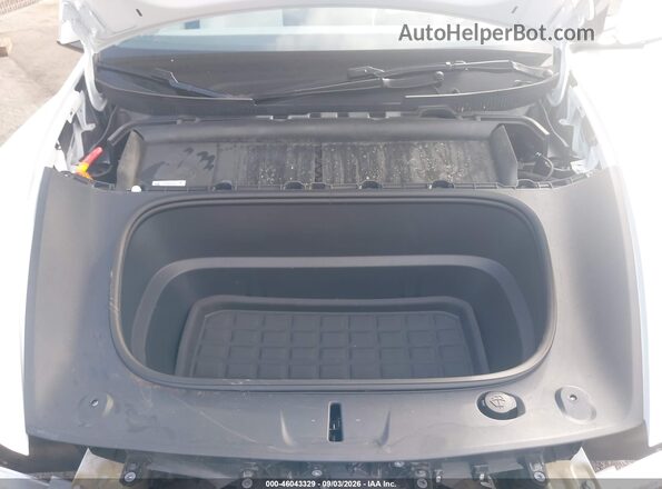 7SAYGDEE3TF568729 2026 TESLA MODEL Y White Rear view