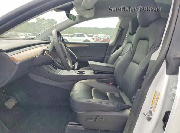 7SAYGDEE4PA059185 2023 TESLA MODEL Белый Вид салона спереди