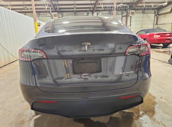 7SAYGDEE4PA113245 2023 TESLA MODEL Gray უკანა ხედი