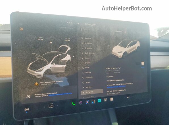 7SAYGDEE4RA250270 2024 TESLA MODEL White ხელსაწყოთა პანელის ხედი