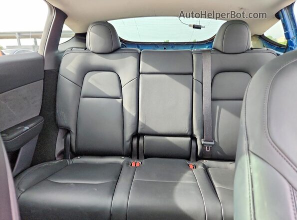 7SAYGDEE4RA283348 2024 TESLA MODEL Blue უკანა სავარძლების ხედი