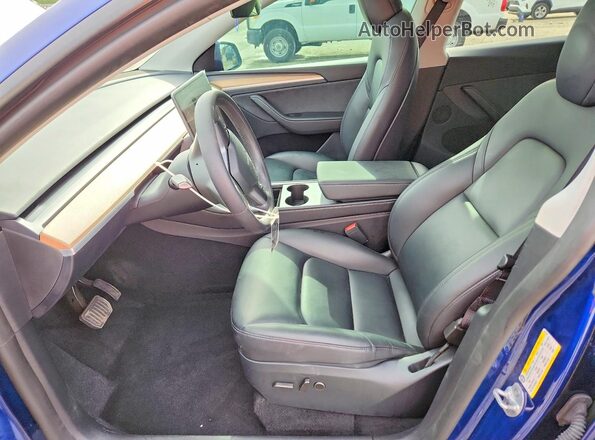 7SAYGDEE4RA283348 2024 TESLA MODEL Blue წინა სალონის ხედი
