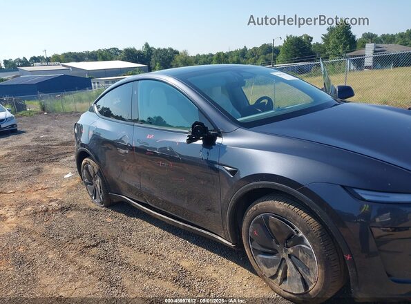 7SAYGDEE4TA443185 2026 TESLA MODEL Y Pewter Widok z przodu