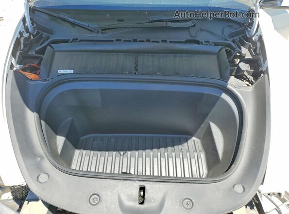 7SAYGDEE5NF385187 2022 TESLA MODEL White ძრავის განყოფილების ხედი