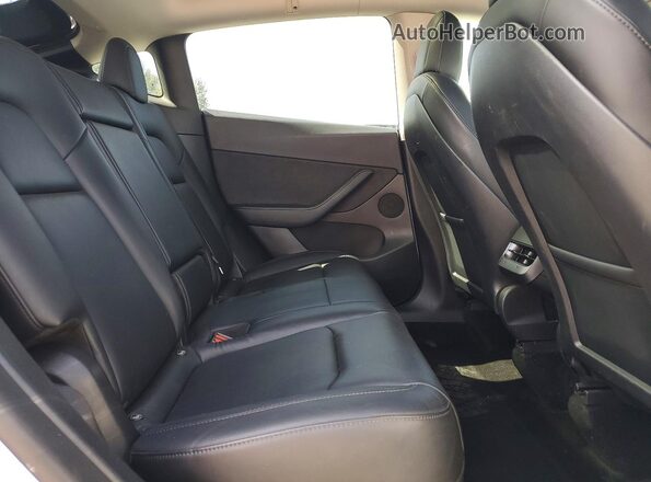 7SAYGDEE5NF481515 2022 TESLA MODEL White Rear interior view