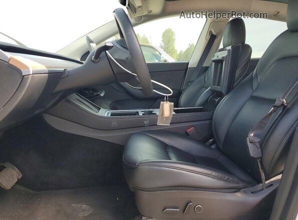 7SAYGDEE5NF481515 2022 TESLA MODEL White Front interior view