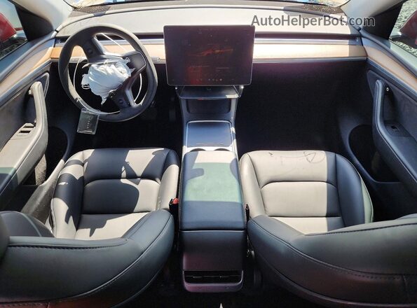 7SAYGDEE5PA124884 2023 TESLA MODEL Red Vista del salpicadero