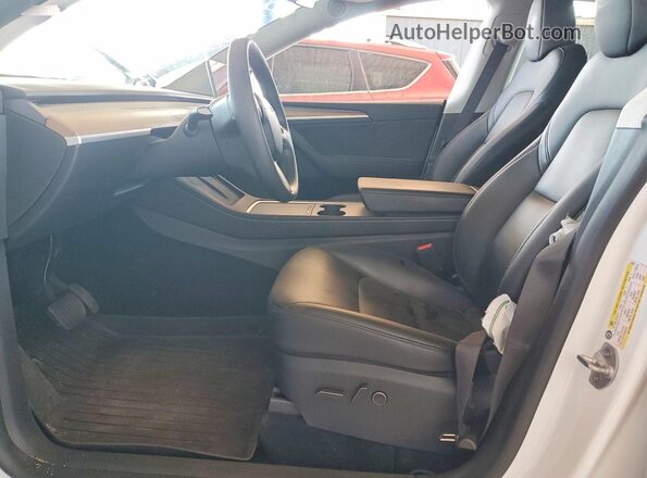 7SAYGDEE5RA218377 2024 TESLA MODEL White Vista interior delantera