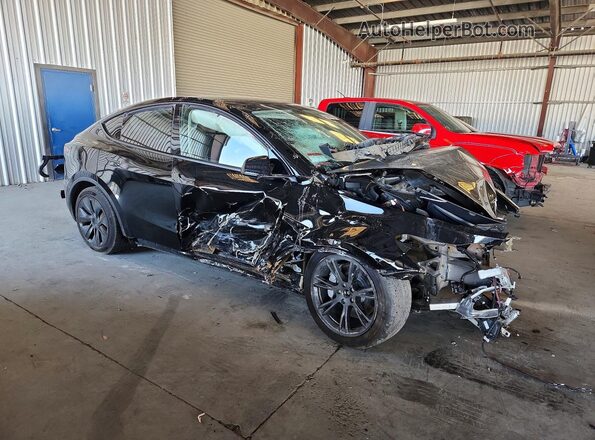 7SAYGDEE5RF155056 2024 TESLA MODEL Черный Передняя правая четверть