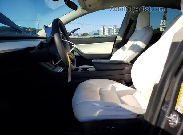 7SAYGDEE6NF360878 2022 TESLA MODEL Серый Вид салона спереди