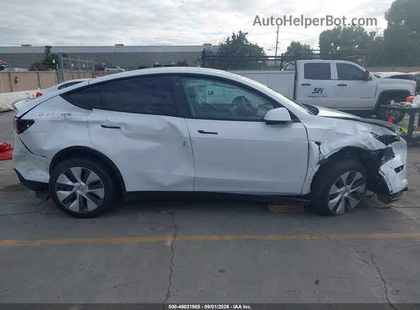 7SAYGDEE6PF597583 2023 TESLA MODEL Y White Սալոնի 360 աստիճան տեսք