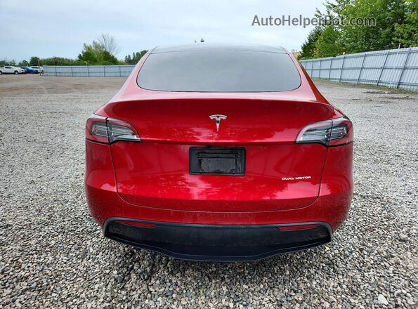 7SAYGDEE6SF225072 2025 TESLA MODEL Красный Вид сзади