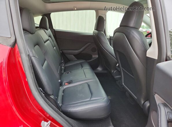7SAYGDEE6SF225072 2025 TESLA MODEL Красный Вид задних сидений