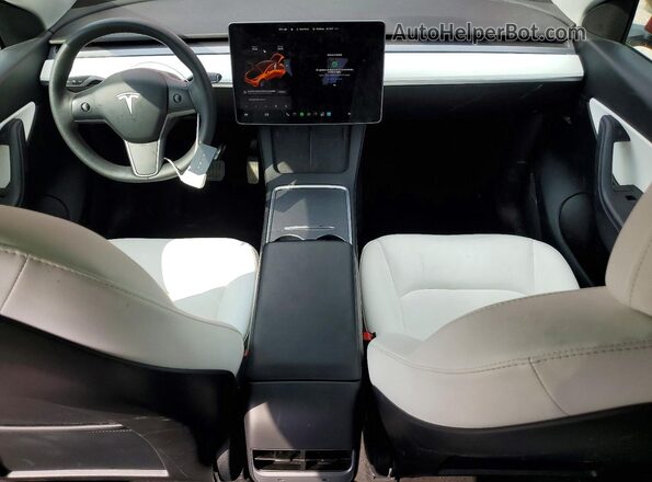 7SAYGDEE7NF354099 2022 TESLA MODEL Red Вид панелі приладів
