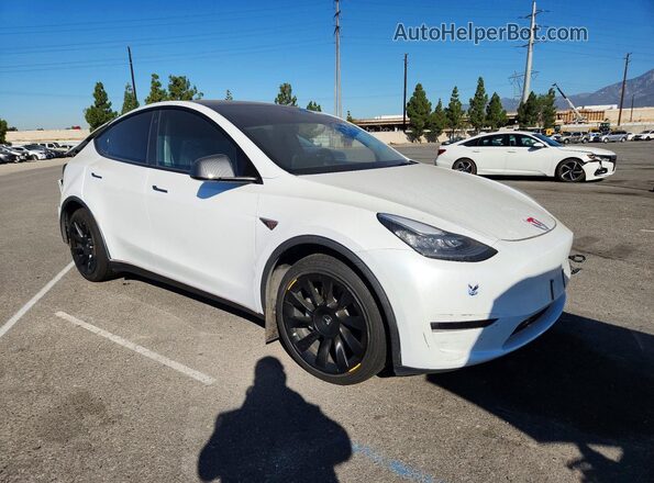 7SAYGDEE7PA118620 2023 TESLA MODEL Белый Передняя правая четверть