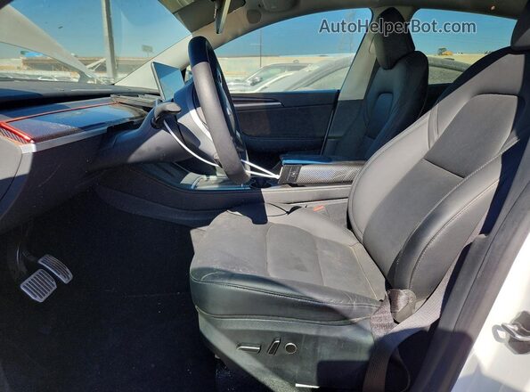 7SAYGDEE7PA118620 2023 TESLA MODEL Белый Вид салона спереди