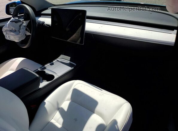 7SAYGDEE7PA146935 2023 TESLA MODEL Синий Вид панели приборов