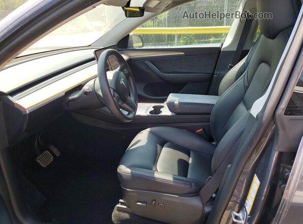7SAYGDEE7PA195066 2023 TESLA MODEL Угольный Вид салона спереди