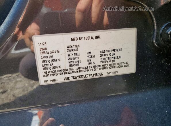 7SAYGDEE7PA195066 2023 TESLA MODEL Угольный Вид подкапотного пространства