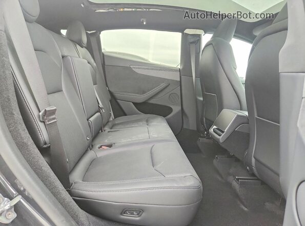 7SAYGDEE7TA692046 2026 TESLA MODEL Gray უკანა სალონის ხედი