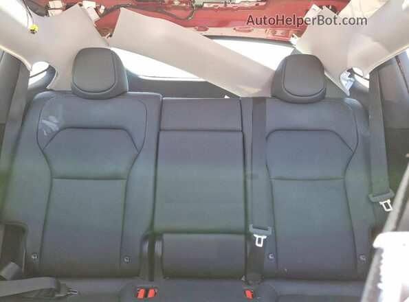 7SAYGDEE7TF395183 2026 TESLA MODEL Red Հետևի նստատեղերի տեսք
