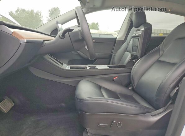 7SAYGDEE8NF574805 2022 TESLA MODEL Белый Вид салона спереди