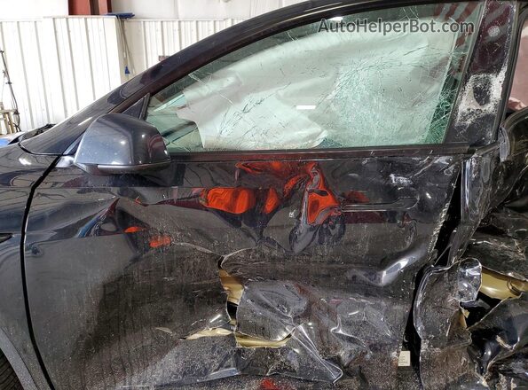 7SAYGDEE8PF755762 2023 TESLA MODEL Black Սալոնի դիմացի տեսք