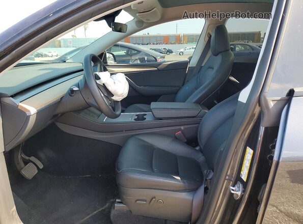 7SAYGDEE8RA234847 2024 TESLA MODEL Серый Вид салона спереди