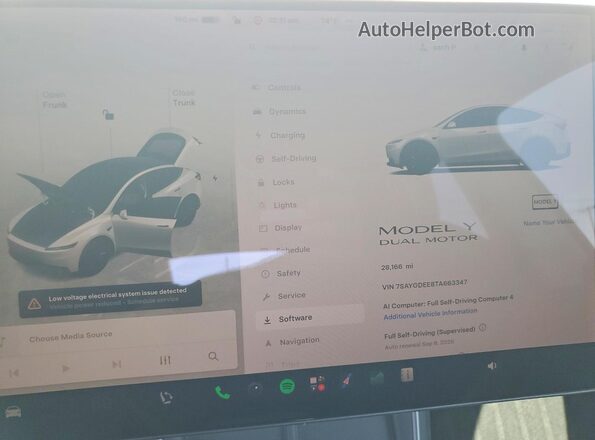 7SAYGDEE8TA663347 2026 TESLA MODEL White Սարքավորումների վահանակի տեսք