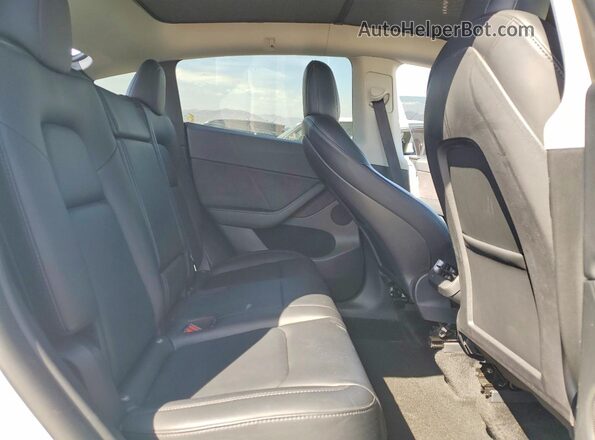 7SAYGDEE9NF557902 2022 TESLA MODEL Белый Вид задней части салона