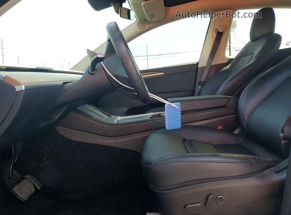 7SAYGDEE9NF557902 2022 TESLA MODEL Белый Вид салона спереди