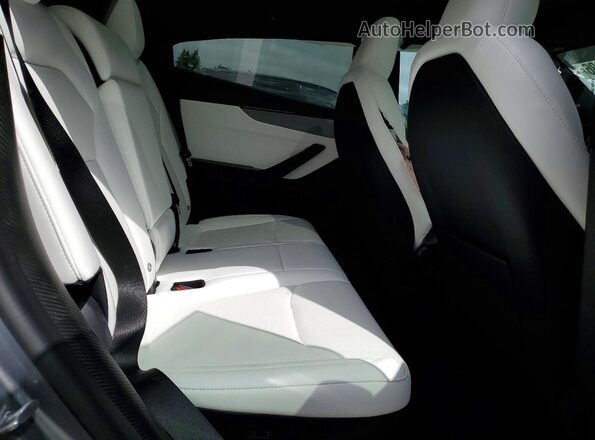7SAYGDEE9TF574566 2026 TESLA MODEL Серебряный Вид задних сидений