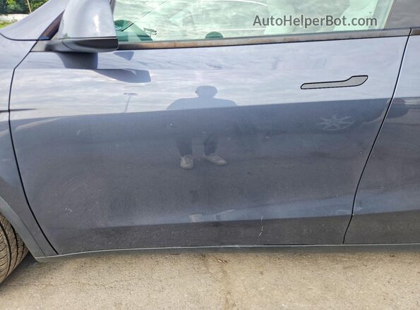 7SAYGDEEXNF563837 2022 TESLA MODEL Серый Вид салона спереди