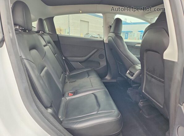 7SAYGDEEXPA119776 2023 TESLA MODEL White Հետևի նստատեղերի տեսք