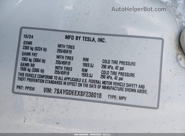 7SAYGDEEXSF238018 2025 TESLA MODEL Y White ძრავის განყოფილების ხედი