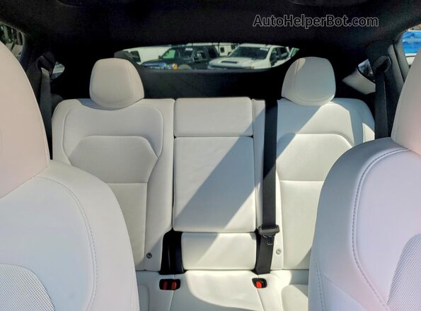7SAYGDEEXTA676505 2026 TESLA MODEL Красный Вид задних сидений