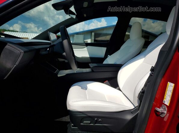 7SAYGDEEXTA676505 2026 TESLA MODEL Красный Вид салона спереди