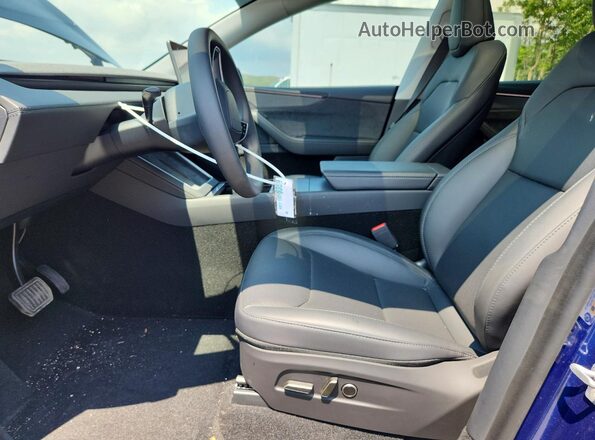 7SAYGDEEXTF530754 2026 TESLA MODEL Blue Սալոնի դիմացի տեսք