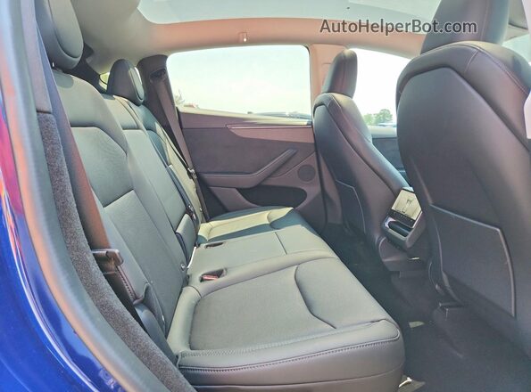7SAYGDEEXTF530754 2026 TESLA MODEL Blue Սալոնի հետևի տեսք