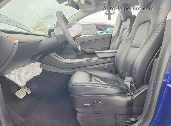 7SAYGDEF0NF345494 2022 TESLA MODEL Blue წინა სალონის ხედი