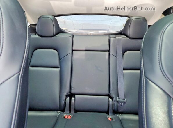 7SAYGDEF2NF336246 2022 TESLA MODEL White Rear seats view
