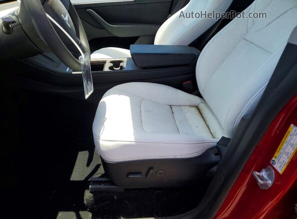 7SAYGDEF3NF558018 2022 TESLA MODEL Red წინა სალონის ხედი